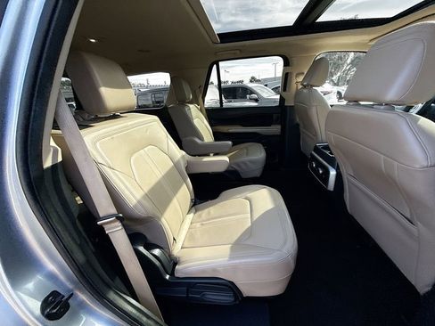 Used 2023 Ford Expedition Limited image 32