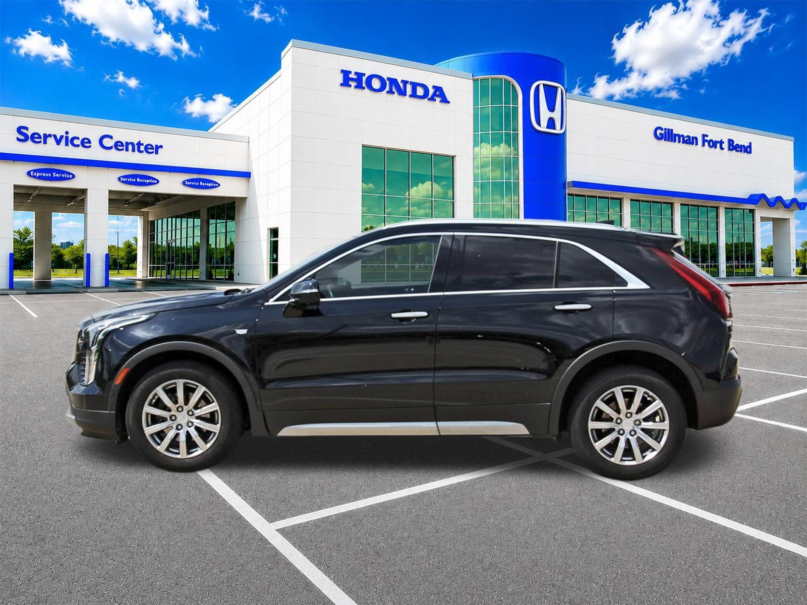 Used 2022 Cadillac XT4 Premium Luxury w/ Enhanced Visibility Package FWD image 4