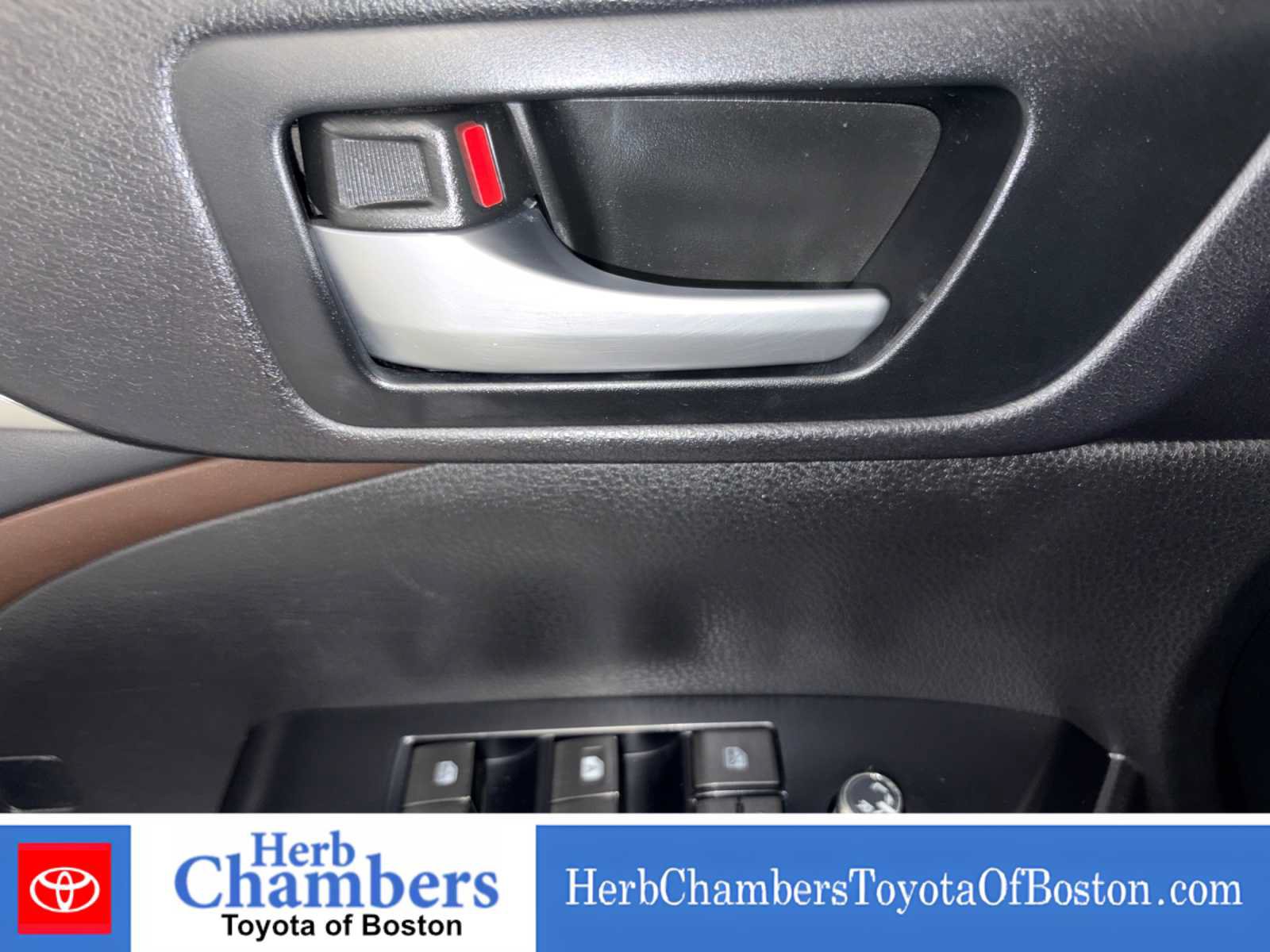 Used 2015 Toyota Highlander XLE AWD/4WD image 14