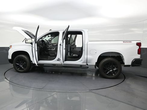 Used 2025 Chevrolet Silverado 1500 LT Trail Boss AWD/4WD image 31