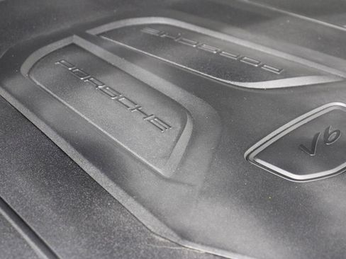 Certified 2024 Porsche Cayenne AWD/4WD image 26