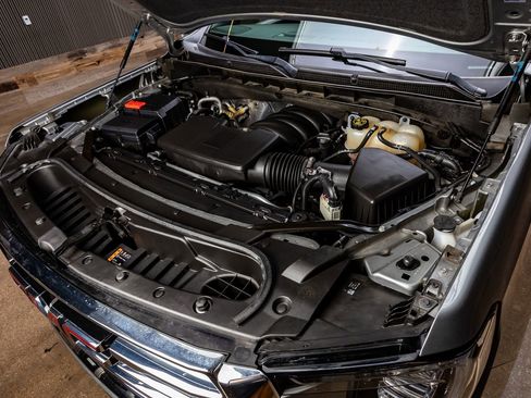 Used 2023 GMC Yukon XL SLT w/ SLT Premium Package image 41