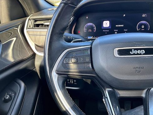 Certified 2022 Jeep Grand Cherokee L Laredo image 29