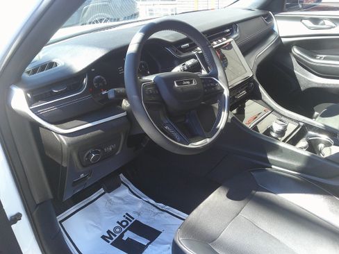 Used 2023 Jeep Grand Cherokee L Laredo AWD/4WD image 13