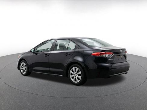 Used 2025 Toyota Corolla LE FWD image 7