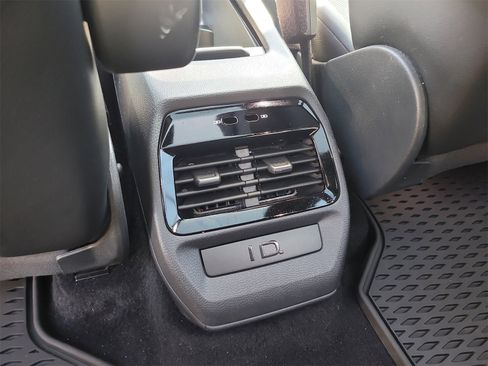 Used 2022 Volkswagen ID.4 Pro S image 14