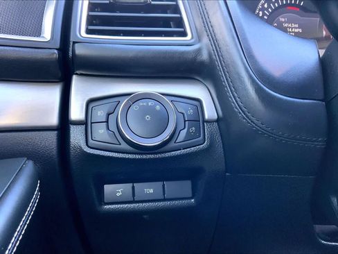 Used 2019 Ford Explorer Platinum AWD/4WD image 34