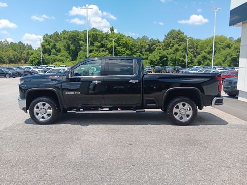 Used 2023 Chevrolet Silverado 2500 LTZ w/ LTZ Convenience Package AWD/4WD image 4