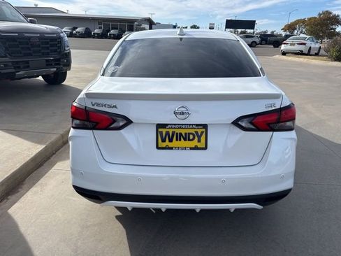 Used 2022 Nissan Versa SR image 7