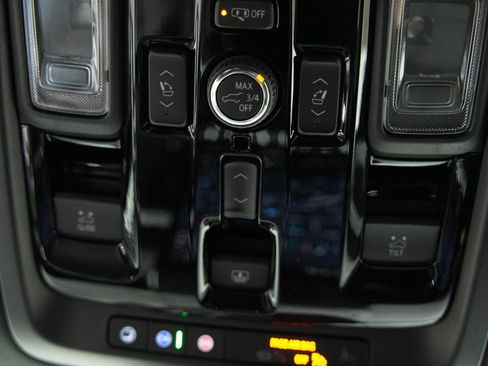 New 2026 GMC Yukon XL AT4 w/ AT4 Premium Plus Package AWD/4WD image 48