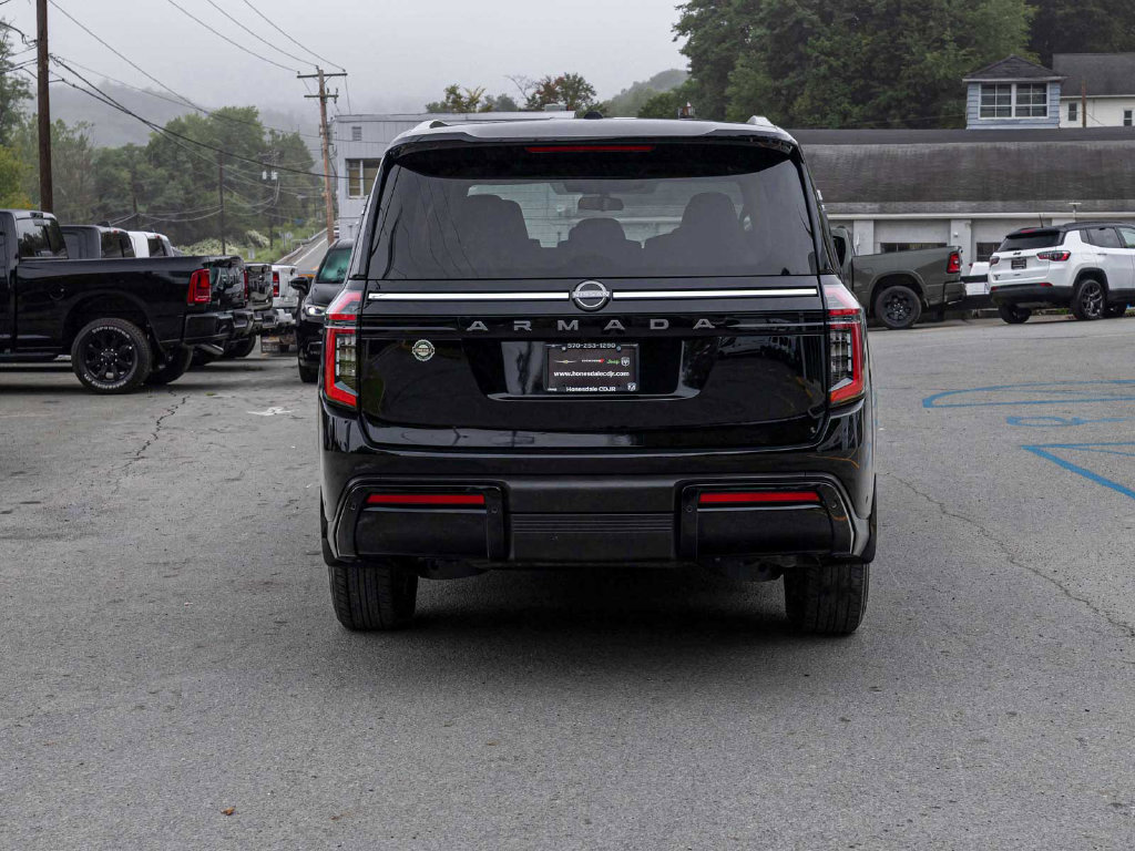 Used 2025 Nissan Armada SV AWD/4WD image 5
