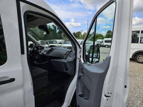 Used 2019 Ford Transit 150 XLT RWD image 33