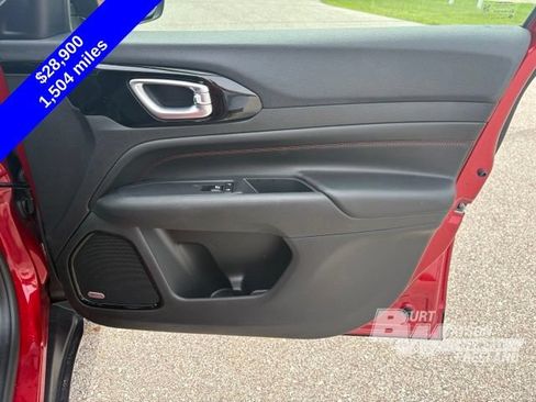 Used 2026 Jeep Compass Trailhawk w/ Sun, Sound & Navigation Group AWD/4WD image 33