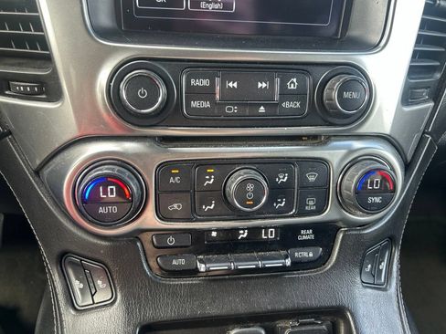 Used 2016 Chevrolet Suburban LT w/ Luxury Package AWD/4WD image 29