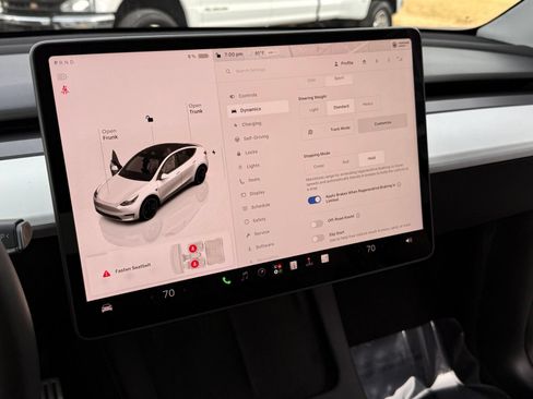 Used 2023 Tesla Model Y Performance AWD/4WD image 35