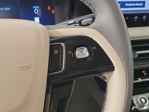 Used 2023 Lincoln Corsair FWD image 24