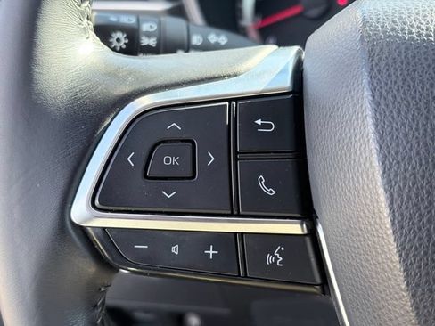 Used 2021 Toyota Highlander LE FWD image 15