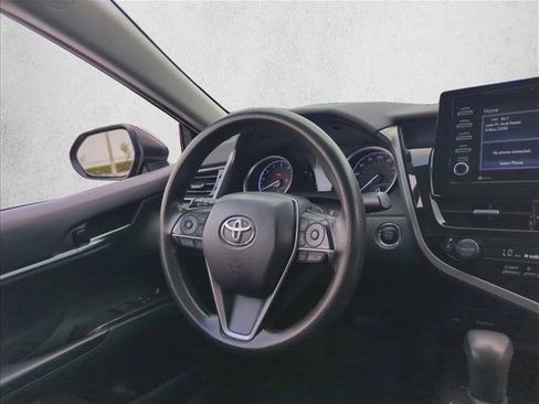 Used 2022 Toyota Camry LE image 27