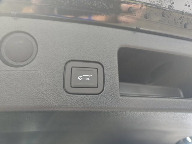 New 2027 Chevrolet Equinox RS w/ Convenience Package III AWD/4WD image 14