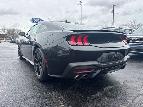 Used 2025 Ford Mustang GT Premium image 9