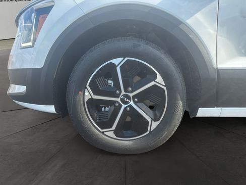 New 2026 Kia Niro EX image 14