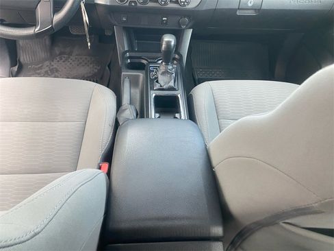 Used 2019 Toyota Tacoma SR image 11