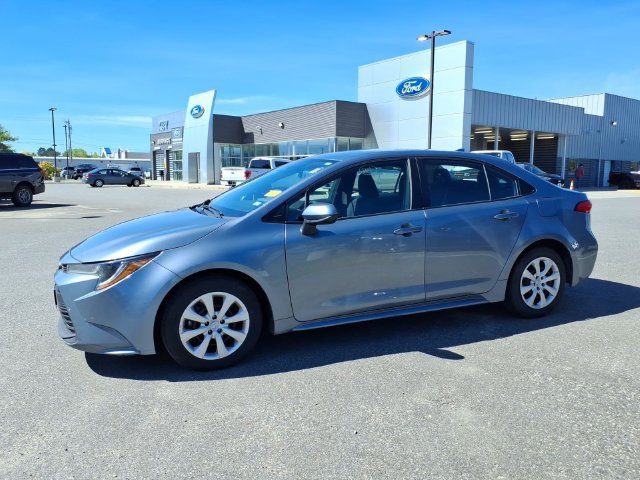 Used 2024 Toyota Corolla LE FWD image 8