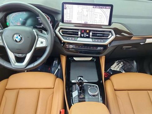 Used 2025 BMW X4 xDrive30i image 36