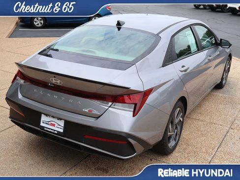 Certified 2025 Hyundai Elantra Sport w/ Cargo Package FWD image 6