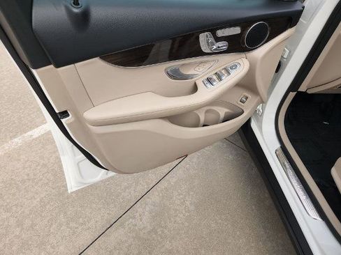 Used 2021 Mercedes-Benz GLC 300 GLC 300 image 28