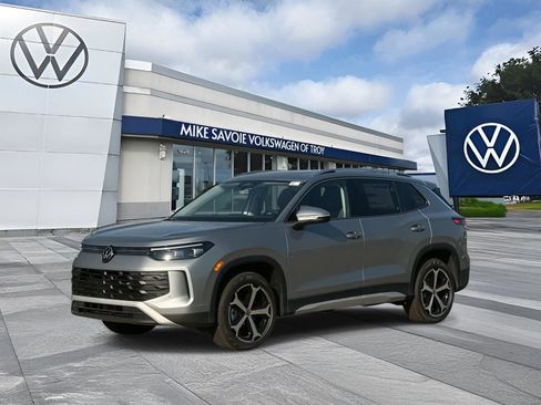 New 2025 Volkswagen Tiguan SE image 1