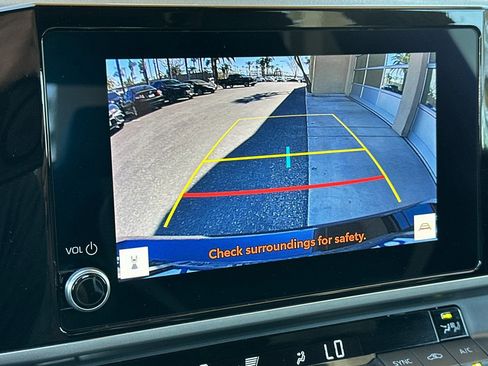 Used 2025 Toyota Camry SE image 19