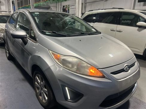 Used 2012 Ford Fiesta SE FWD image 6