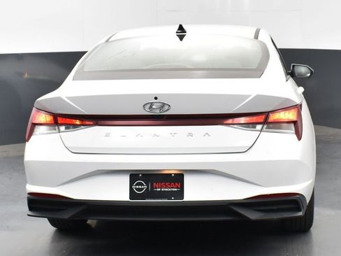 Used 2023 Hyundai Elantra SEL image 7