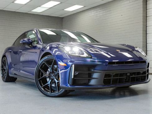 Used 2024 Porsche Panamera 4 image 1