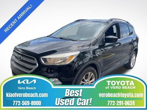 Used 2018 Ford Escape SE w/ Ford Safe & Smart Package image 1