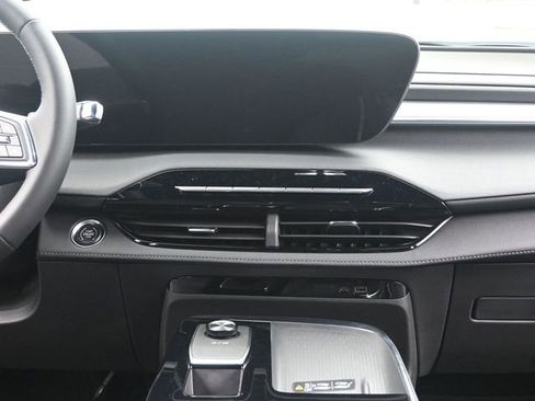 Certified 2025 Buick Enclave Preferred w/ Power Package FWD image 27