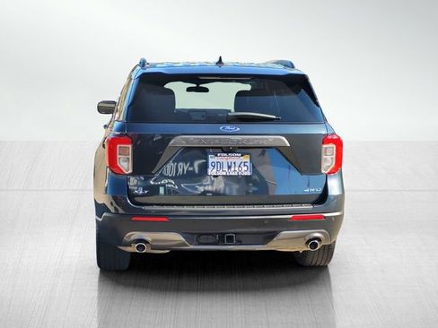Certified 2022 Ford Explorer XLT w/ Equipment Group 202A image 5