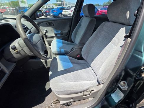 Used 2002 Suzuki Esteem GLX FWD image 10