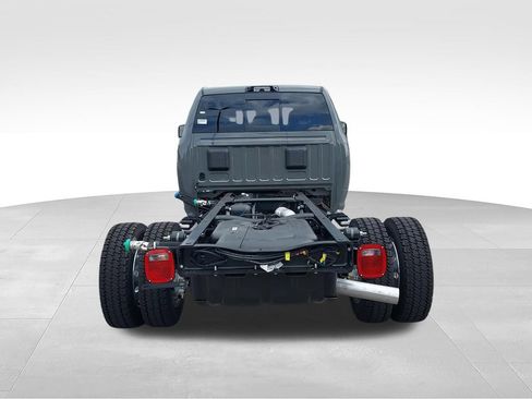 New 2026 RAM 4500 4x4 Crew Cab DRW w/ Laramie Trim Package image 7