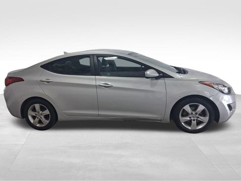 Used 2011 Hyundai Elantra GLS w/ Preferred Equipment Pkg 3 FWD image 4