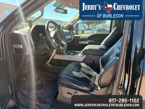 Used 2017 Ford F250 Lariat w/ Lariat Value Package image 8