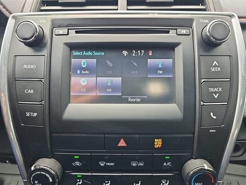 Used 2016 Toyota Camry SE FWD image 21