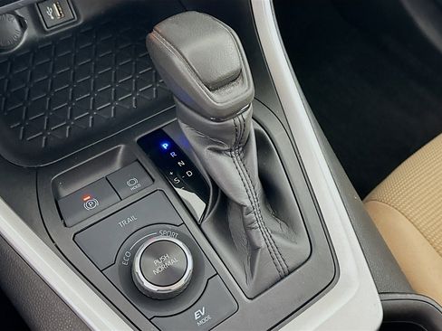 Used 2024 Toyota RAV4 LE image 24