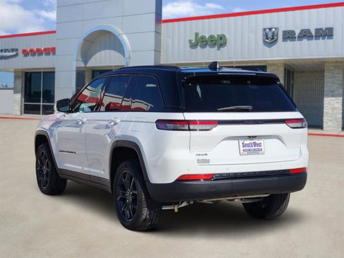 New 2025 Jeep Grand Cherokee Limited image 4