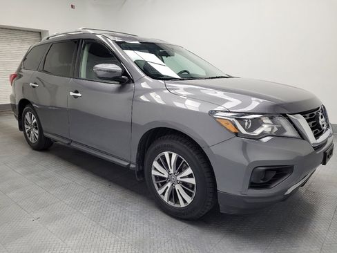 Used 2019 Nissan Pathfinder S image 11