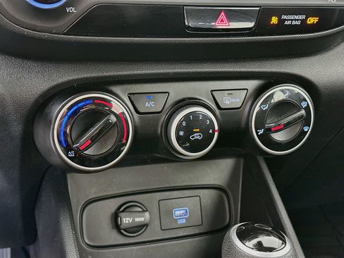Used 2021 Hyundai Venue SE FWD image 22