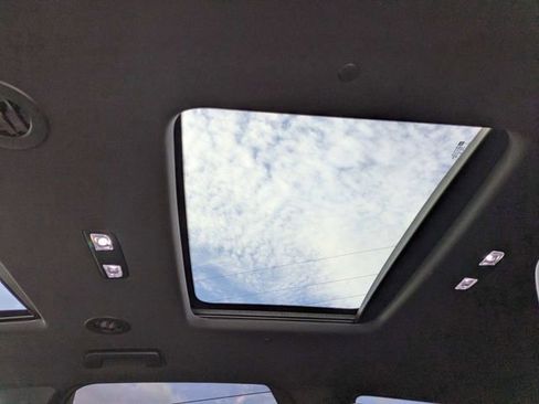 Used 2023 Buick Enclave Avenir FWD image 18