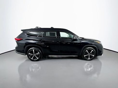 Certified 2021 Toyota Highlander XSE image 9