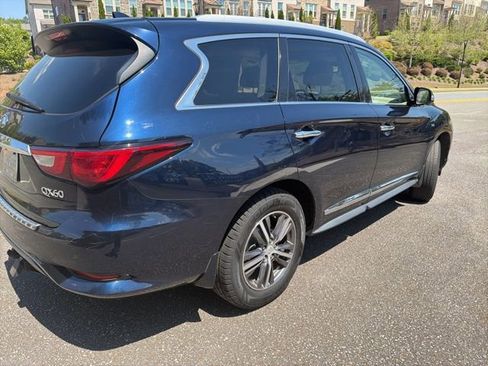 Used 2017 INFINITI QX60 AWD w/ Premium Plus Package image 3